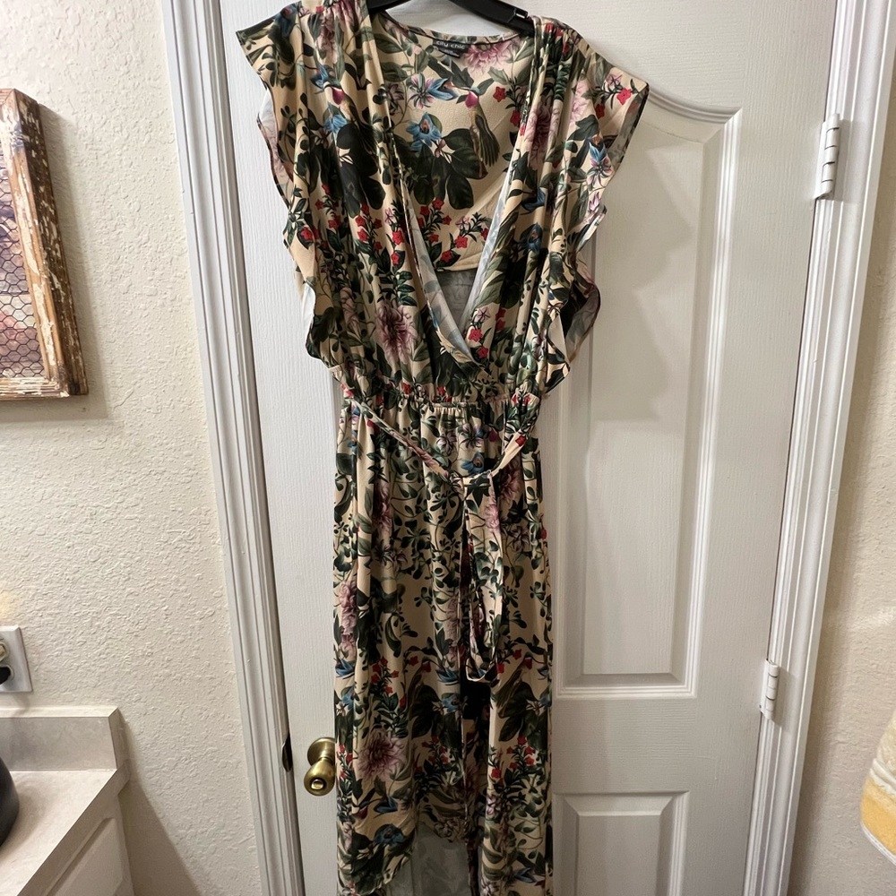 City Chic Dress 18(M)  Floral Print Excellent Condition Mock Wrap